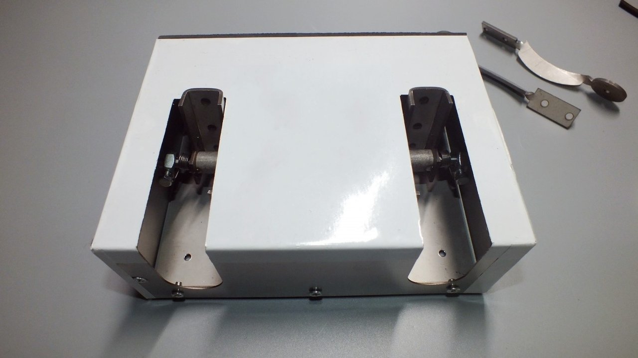 Mechanical Automatic slingshot target A target Never shoot down No